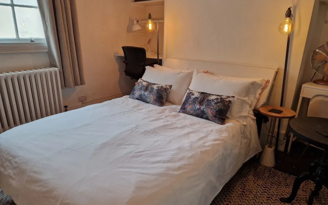 Charming 1-wall Bed Comfortable Studio in Nwlondon