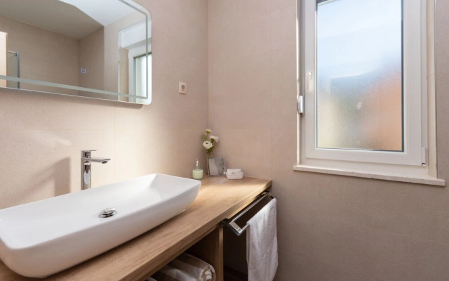 Apartment house Ivan John