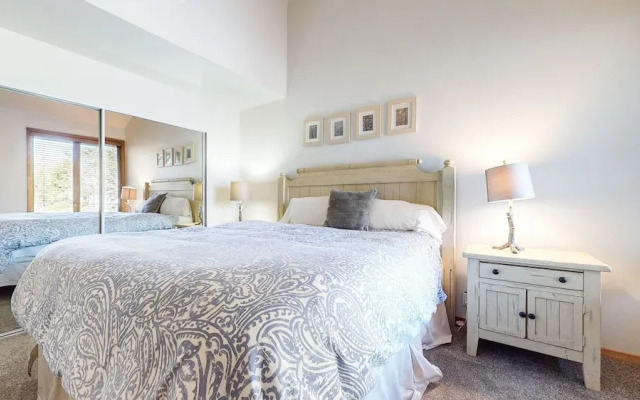 Snowcreek V #874 3 Bedroom Condo by RedAwning