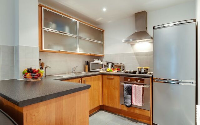Base Serviced Apartments - Cumberland Apartments