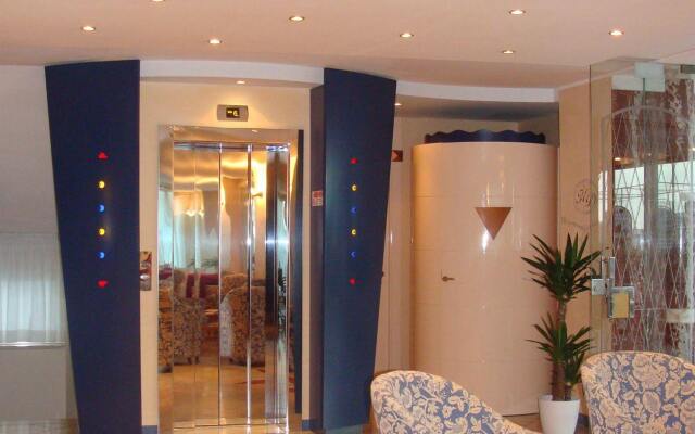 Daniel's Hotel