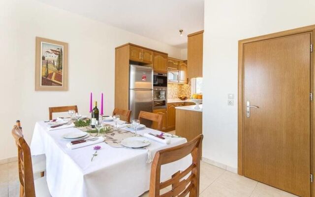 White Pearl Villa Gennadi