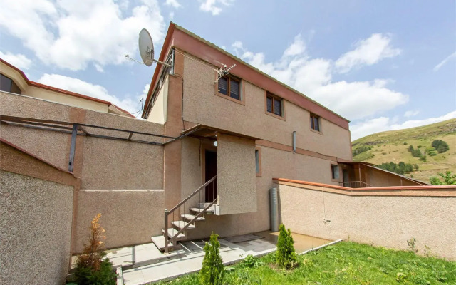 Tsaghkadzor Inn (Tsaghkadzor Inn)