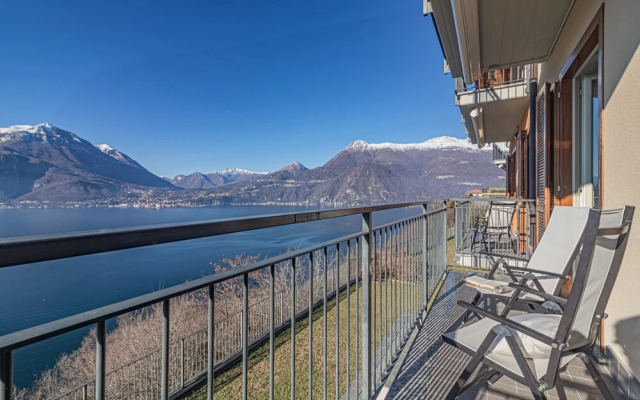Sunny Varenna Apartment