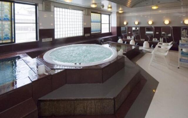 Sauna and Capsule Hotel Hollywood– Male Only