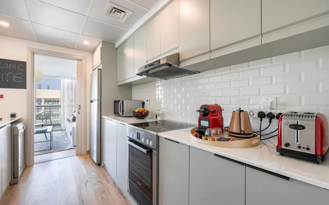 New Fully Upgraded - Central Located - Fits 6