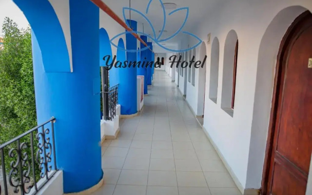 Yasmina Hotel