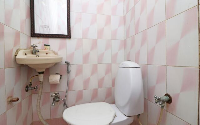 OYO 26906 Hotel Tarang