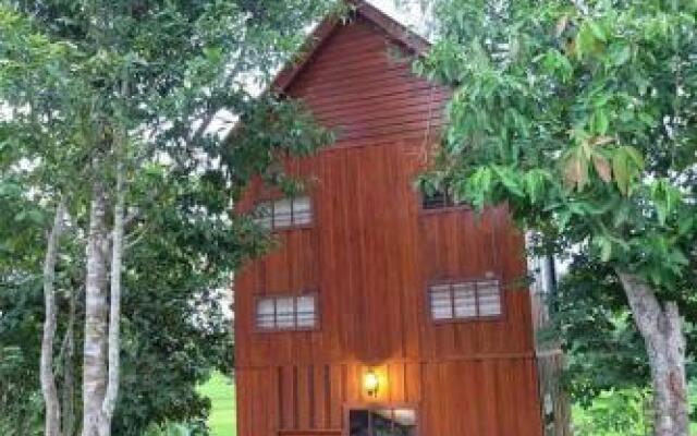 Earth House Pua