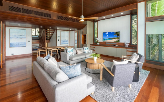 Yacht Club Villas