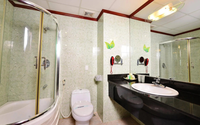 Grand Halong Hotel