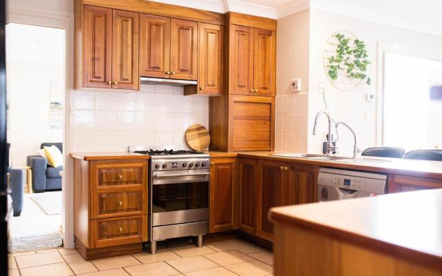 Goldfinch Way Stunning & Spacious Home Sleeps 11