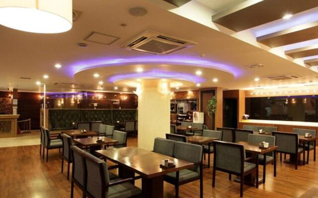 Bay Condo Hotel Tongyeong