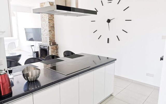 Mackenzie Seaview Paradise