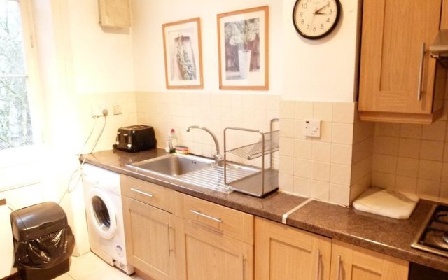 SS Property Hub – Apartment Close to Hyde Park