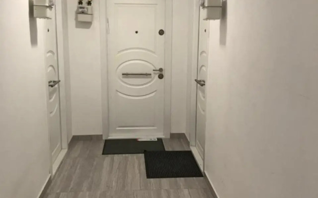Sunny Apart Hereditas (Adults Only)
