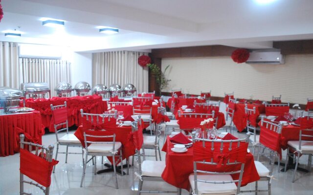 Royal Suites Condotel