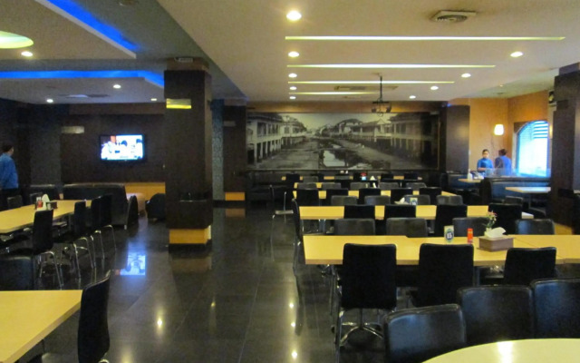 Hotel Kini