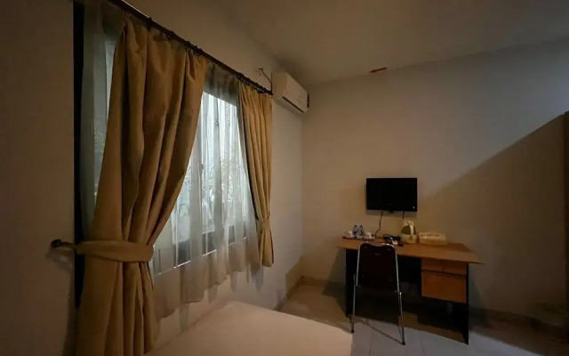 OYO 94442 Jebres Inn