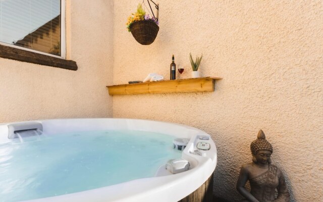 Ellerthwaite Place- 2 Bedroom House With Hot Tub
