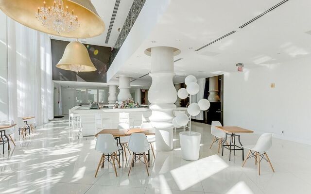 Private Condos at 1100 West by LMC