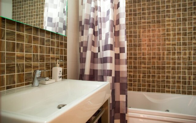 A04 - Large Modern 1 bed Apartment with pool by DreamAlgarve