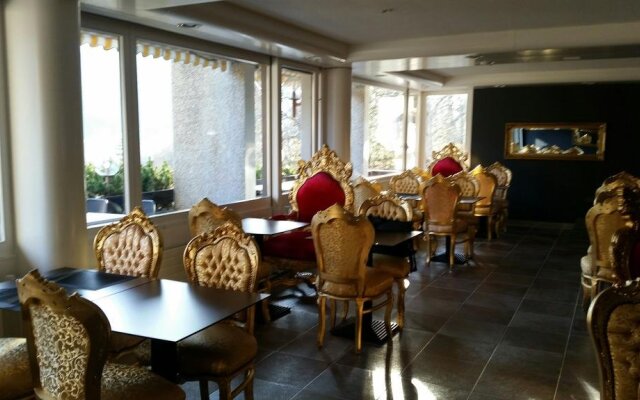 Hotel Crystal