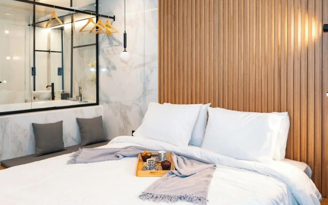 Luxury Suites with JACUZZI by Sea&theCity