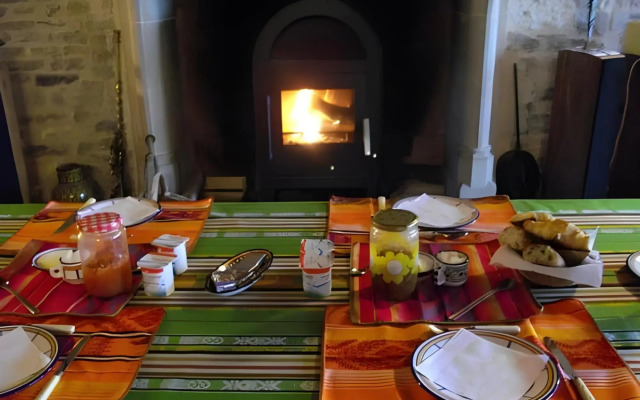 Maison Bakea
