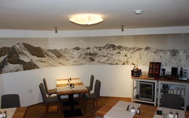 Grischuna Mountain Lodge