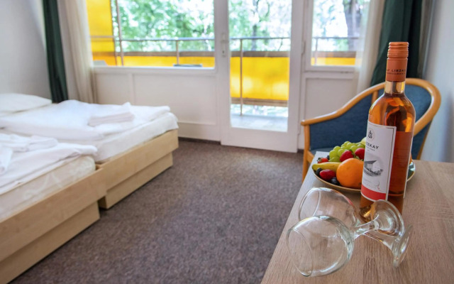 CE Napfény Hotel