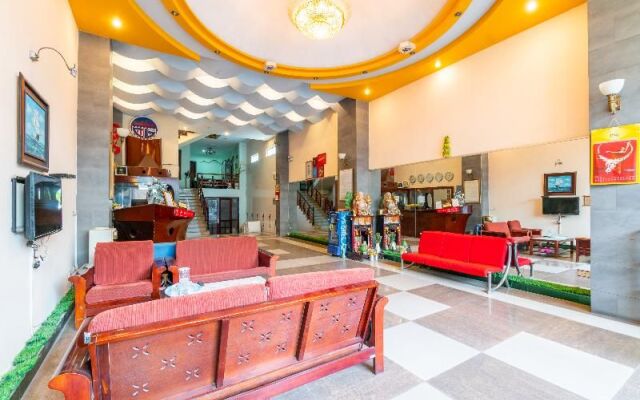 Super Oyo 266 Golden Gate