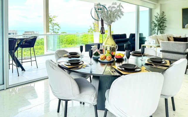 Luxury 2BR Bolongo Ocean View Private Beach