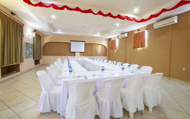 Hotel Marina Resort & Beach Club