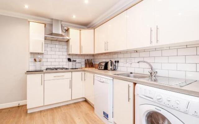 3 Queens Gardens Sea View Apartment