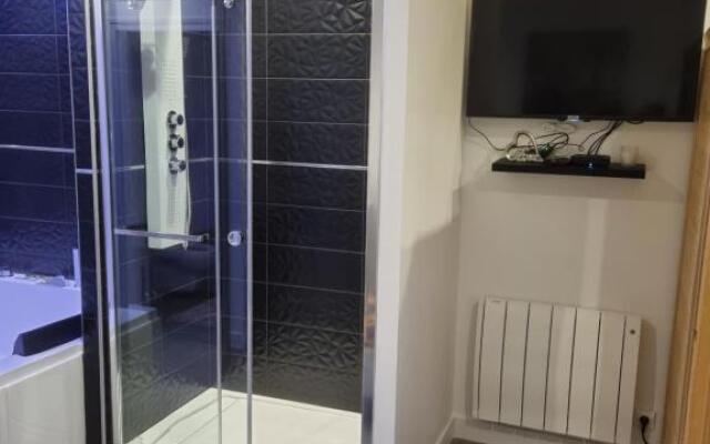 Appart SPA 89 (Adults Only)