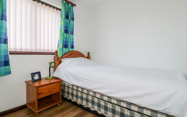 2 Waxham Court