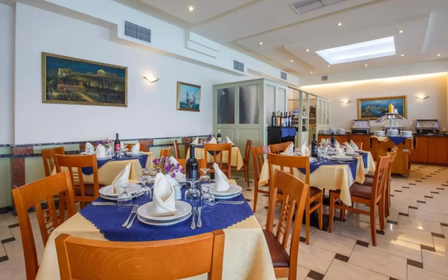 Hotel Tolo