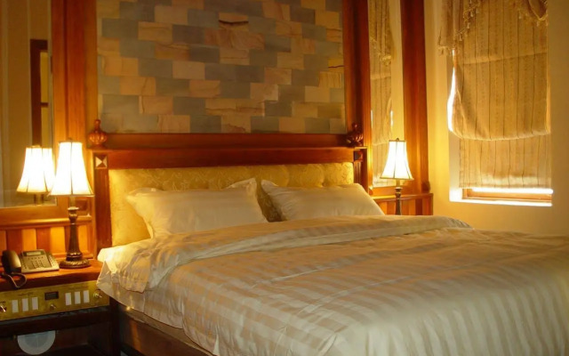 Blue River Hotel