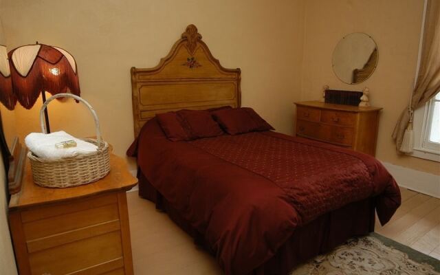 Hotel Léger Restaurant & Saloon