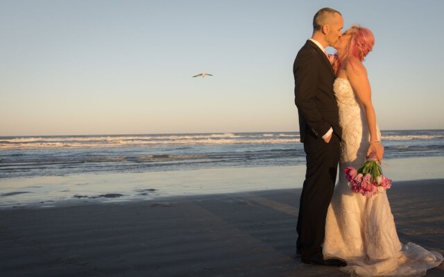 The Salty Mermaid Oceanfront Hotel