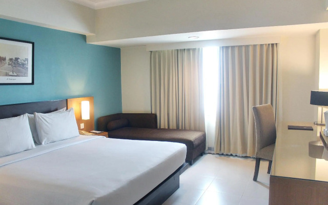 Hotel Santika Pandegiling Surabaya