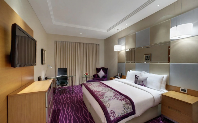 Le Meridien Surat