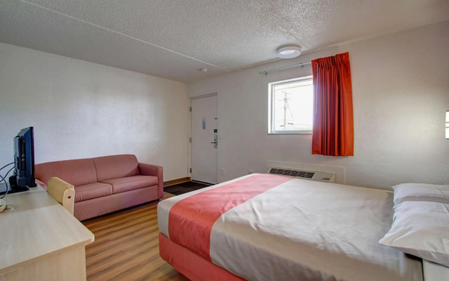 Motel 6 North Ridgeville, OH - Cleveland Intl Airport - N Ridgeville