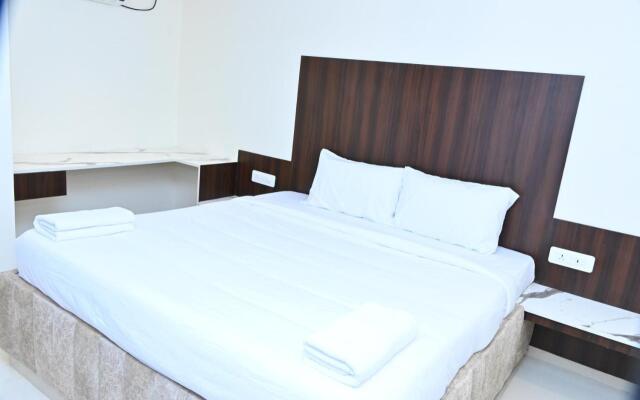 Grand Manor Suites