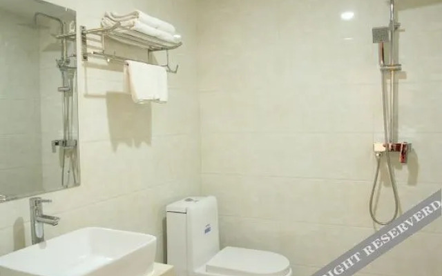 Youyou Business Hotel (Taishan Bus Terminal)