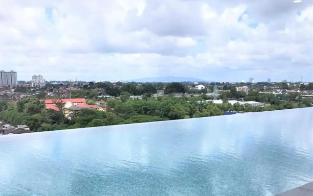 Suites at 1Tebrau