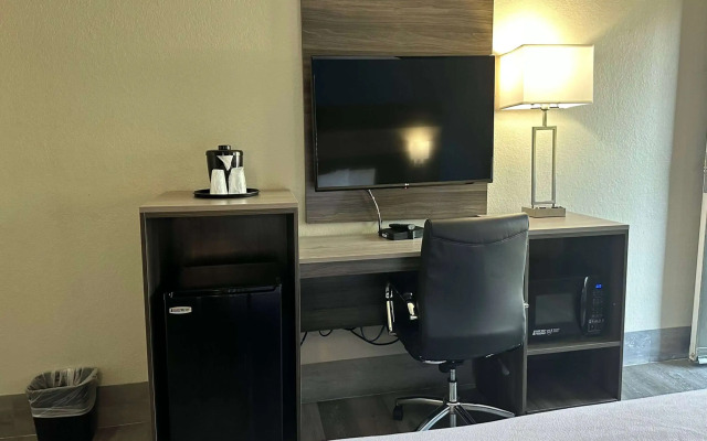Days Inn by Wyndham San Diego Vista