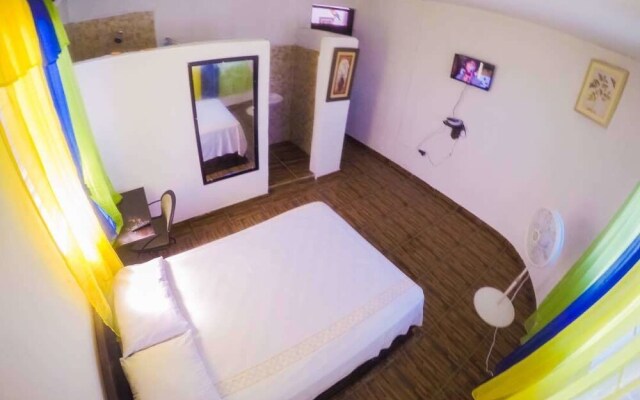 Regi Hotel & Bar