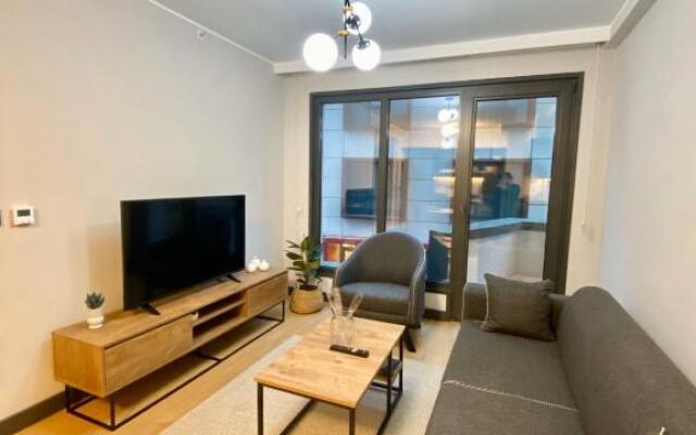 Central Modern Apartment by Siena Suites